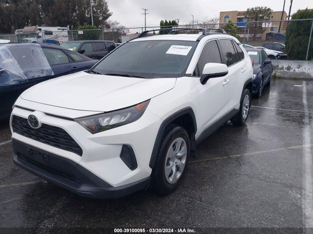 Toyota RAV4 LE 2019 JTMK1RFV7KD005849 Image 2