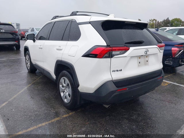 Toyota RAV4 LE 2019 JTMK1RFV7KD005849 Image 3