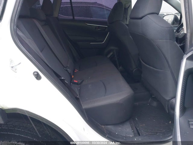 Toyota RAV4 LE 2019 JTMK1RFV7KD005849 Image 8