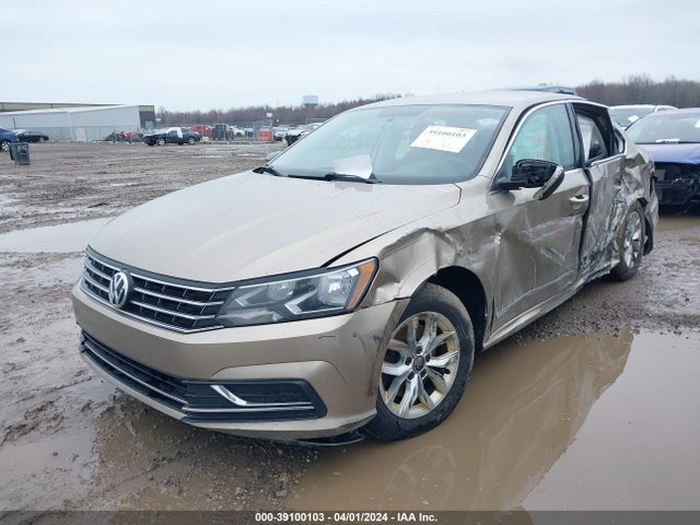 1VWAT7A35GC013068 Volkswagen Passat 1.8t S