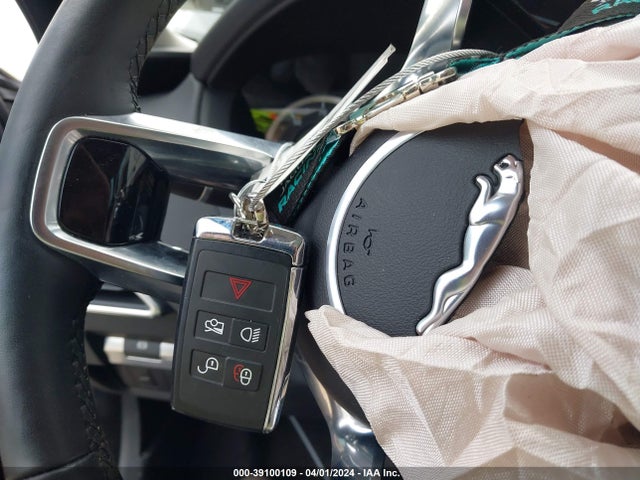 2020 JAGUAR XE SAJAJ4FX8LCP58704 Photo 10