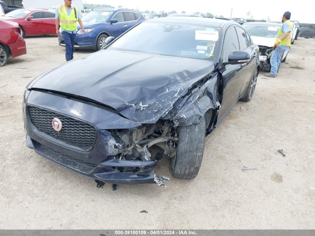 2020 JAGUAR XE SAJAJ4FX8LCP58704 Photo 5