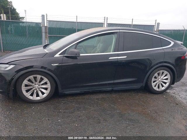Tesla Model X 60d/70d/75d/90d 2016 5YJXCAE26GF004653 Image 15