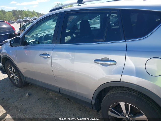 Toyota Rav4 Xle 2017 2T3RFREV6HW646701 Image 13