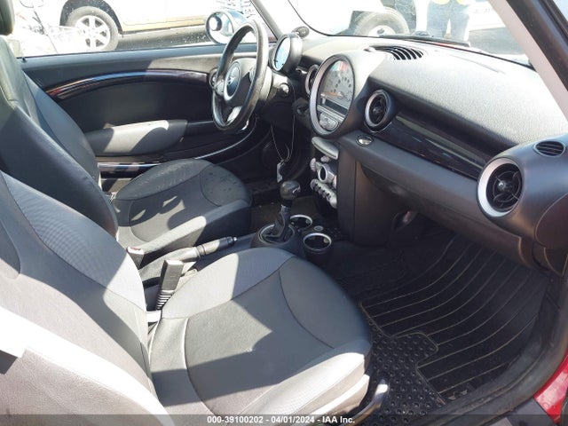 2010 MINI COOPER WMWMF3C51ATZ25490 Photo 4