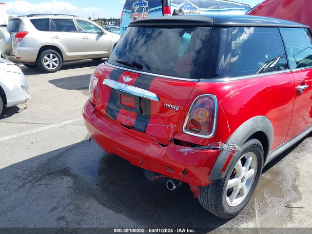 2010 MINI COOPER WMWMF3C51ATZ25490 Photo 5