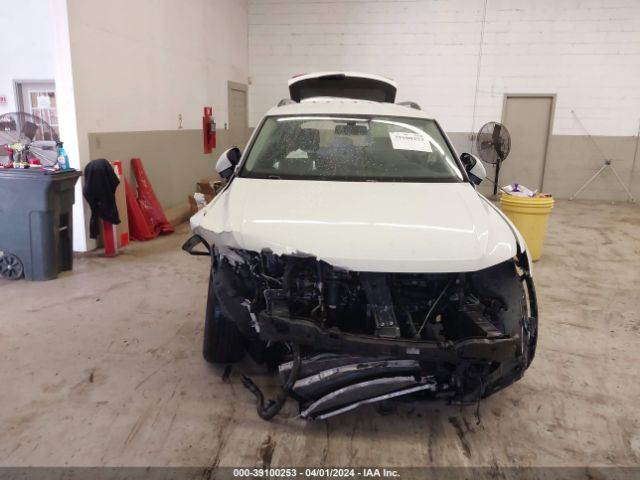 3VV2B7AX1JM053636 Volkswagen Tiguan 2.0t Se/2.0t Sel