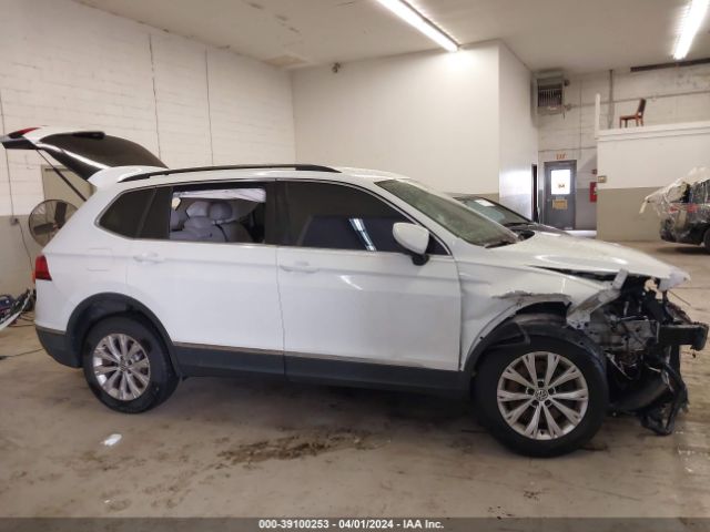 3VV2B7AX1JM053636 Volkswagen Tiguan 2.0t Se/2.0t Sel