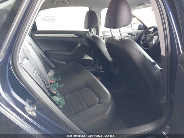 1VWAT7A35FC081207 Volkswagen Passat 1.8t Limited Edition