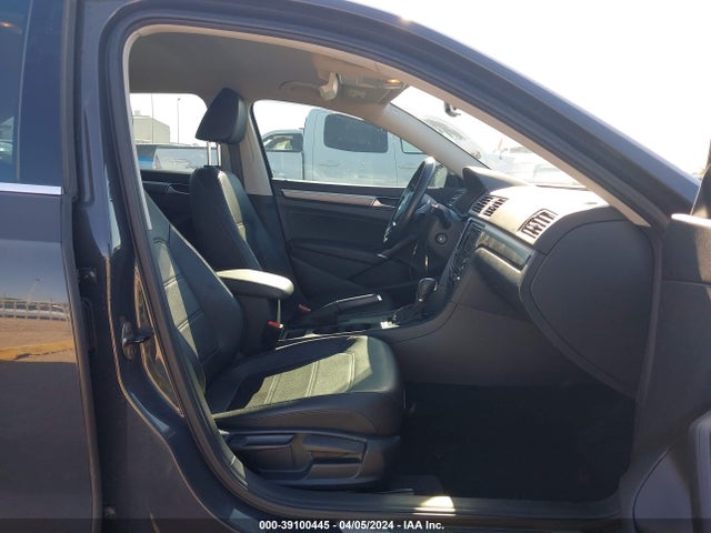 1VWAS7A32GC058214 Volkswagen Passat 1.8t R-line