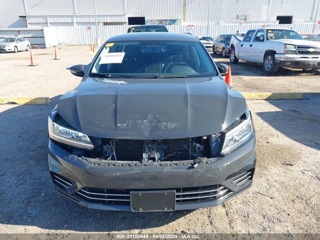 1VWAS7A32GC058214 Volkswagen Passat 1.8t R-line