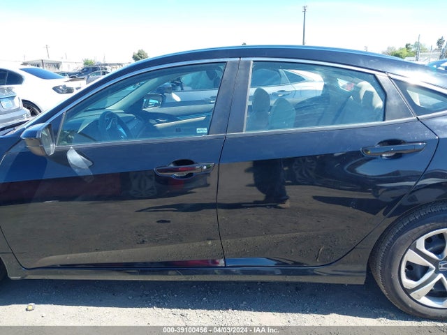 Honda Civic Lx 2018 2HGFC2F58JH536600 Image 14