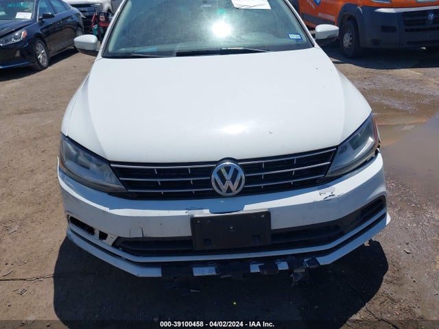 3VWDB7AJ2JM217234 Volkswagen Jetta 1.4t Se/1.4t Wolfsburg Edition