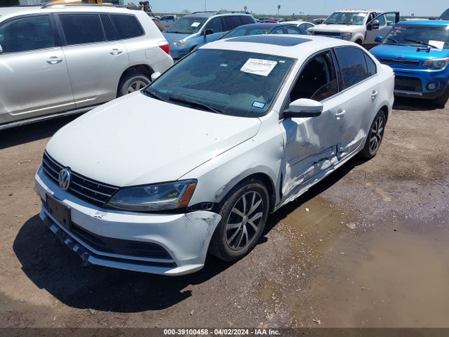 3VWDB7AJ2JM217234 Volkswagen Jetta 1.4t Se/1.4t Wolfsburg Edition