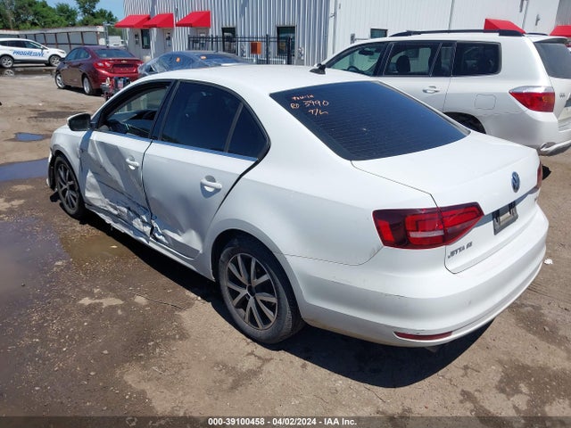 3VWDB7AJ2JM217234 Volkswagen Jetta 1.4t Se/1.4t Wolfsburg Edition