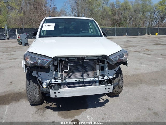 Toyota 4RUNNER SR5 2022 JTEMU5JR4N6061626 Image 13