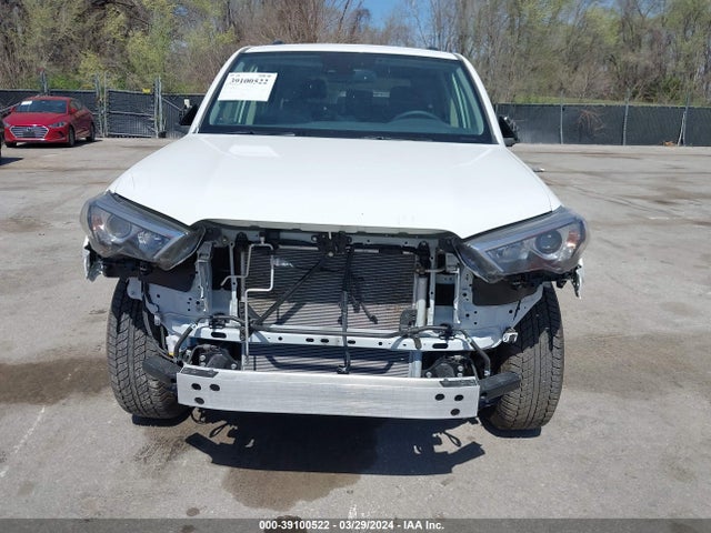 Toyota 4RUNNER SR5 2022 JTEMU5JR4N6061626 Image 6