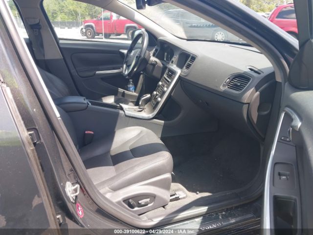YV140MFBXF2308298 Volvo S60 T5 Premier