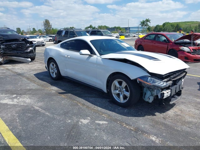 2018 1FA6P8TH3J5174046 main image