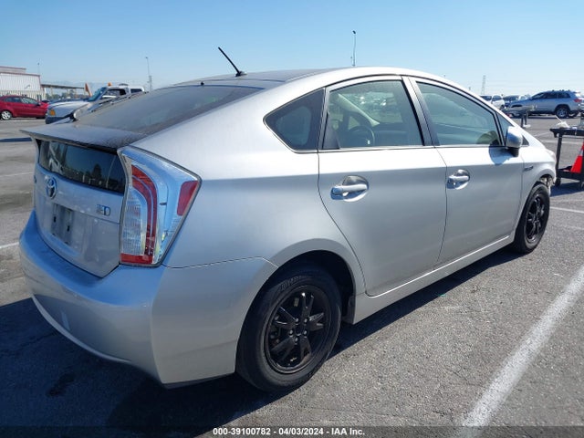 Toyota Prius Two 2015 JTDKN3DU6F0479025 Image 13