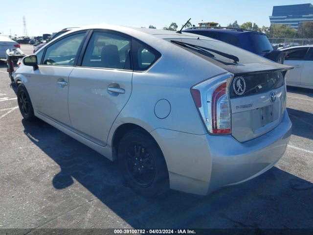 Toyota Prius Two 2015 JTDKN3DU6F0479025 Image 3
