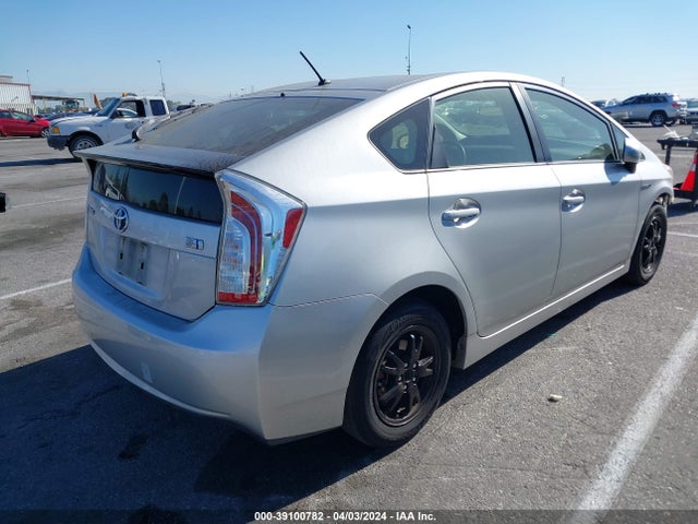 Toyota Prius Two 2015 JTDKN3DU6F0479025 Image 4