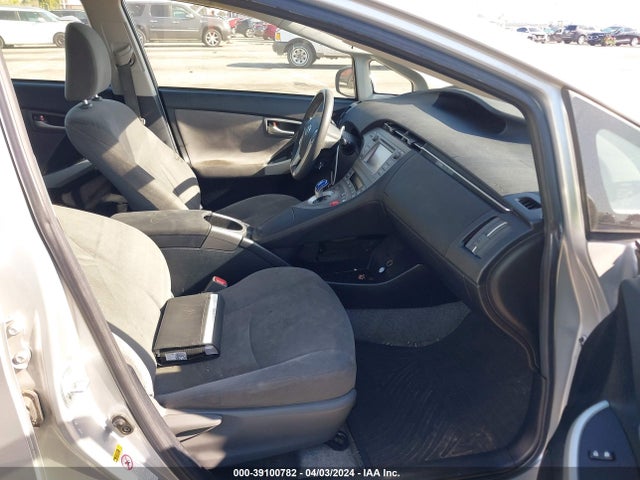 Toyota Prius Two 2015 JTDKN3DU6F0479025 Image 5