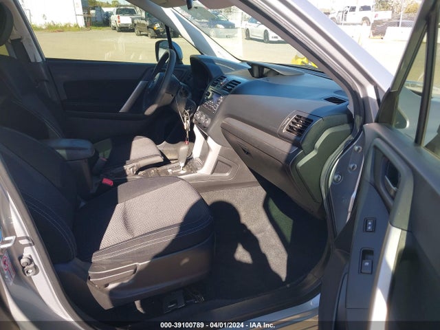 Subaru Forester 2.5i Premium 2015 JF2SJADC6FH457214 Image 5