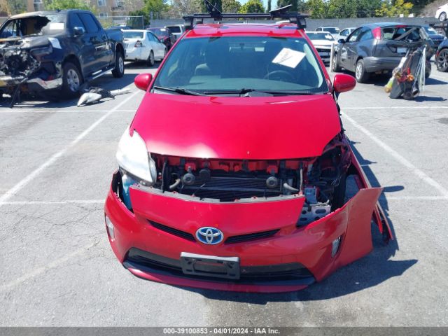 JTDKN3DU1E1738562 Toyota Prius Two