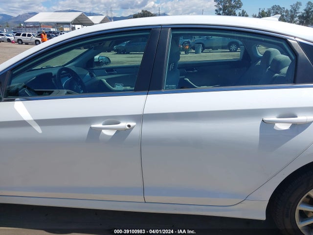 Hyundai SONATA SE 2018 5NPE24AF9JH622546 Image 14