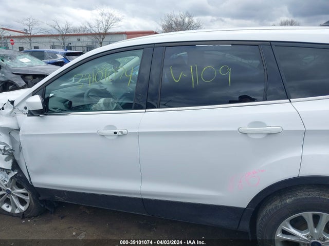 Ford ESCAPE SE 2019 1FMCU9GD9KUB31109 Image 14