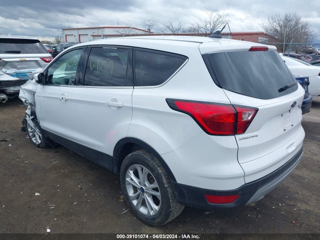 Ford ESCAPE SE 2019 1FMCU9GD9KUB31109 Image 3