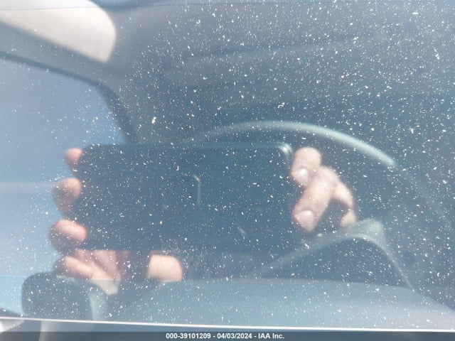 Rivian R1s Adventure 2023 7PDSGABA5PN010335 Image 16