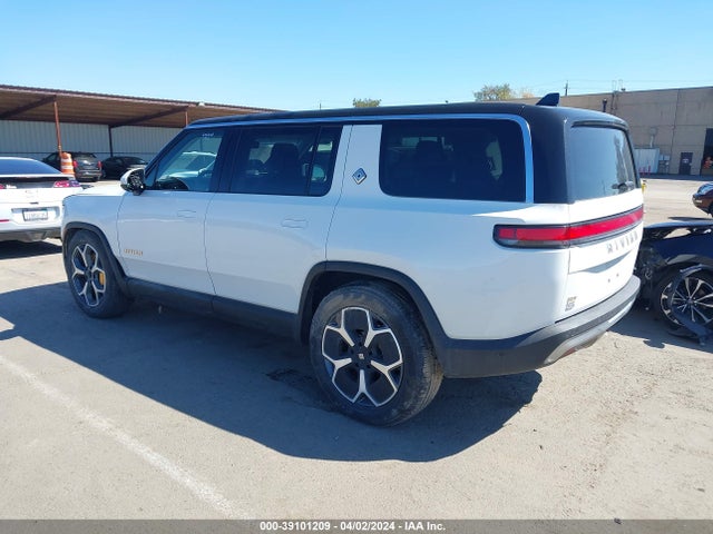 Rivian R1s Adventure 2023 7PDSGABA5PN010335 Image 3
