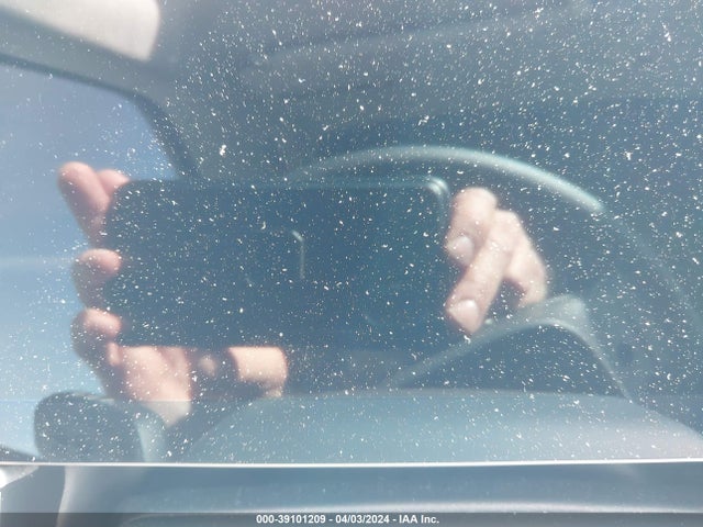 Rivian R1s Adventure 2023 7PDSGABA5PN010335 Image 7