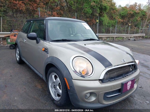 2011 MINI COOPER WMWSU3C53BT181650 Photo 0
