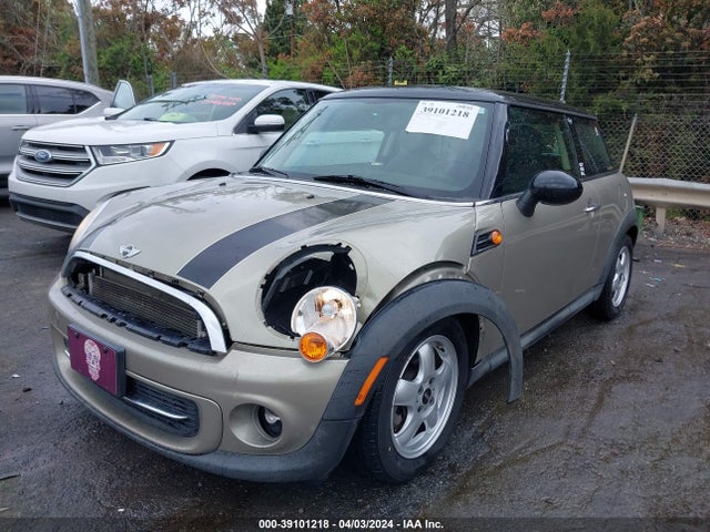 2011 MINI COOPER WMWSU3C53BT181650 Photo 1