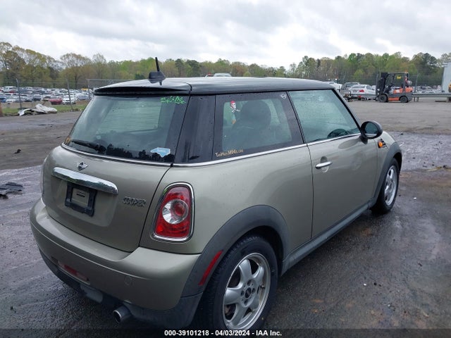 2011 MINI COOPER WMWSU3C53BT181650 Photo 3