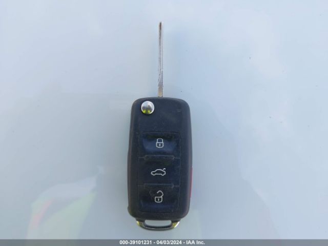 1VWBT7A33GC044596 Volkswagen Passat 1.8t Se
