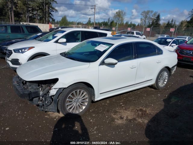 1VWBT7A33GC044596 Volkswagen Passat 1.8t Se