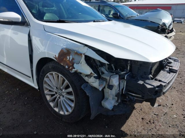 1VWBT7A33GC044596 Volkswagen Passat 1.8t Se