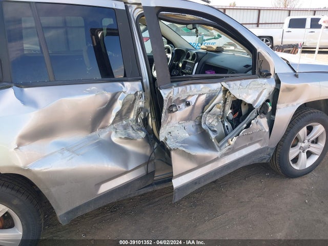 Jeep Compass Latitude 2016 1C4NJCEA4GD640785 Image 6