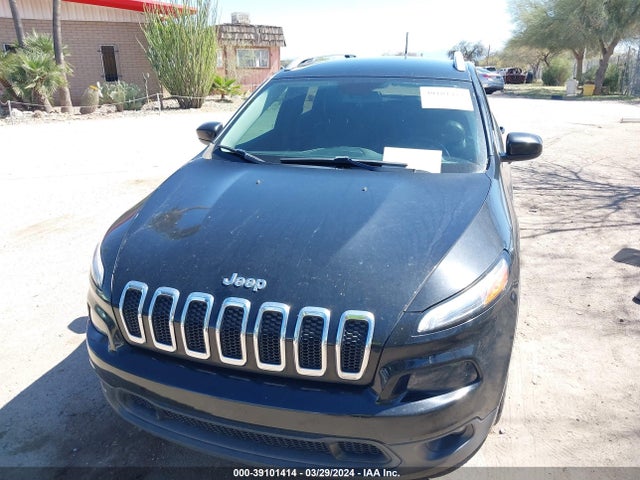 1C4PJLLBXJD584573 Jeep Cherokee Latitude Plus Fwd