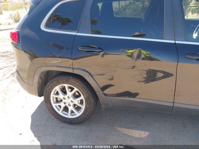 1C4PJLLBXJD584573 Jeep Cherokee Latitude Plus Fwd