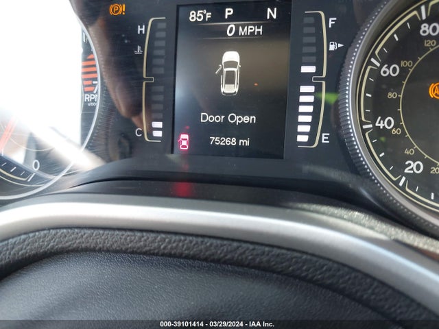 1C4PJLLBXJD584573 Jeep Cherokee Latitude Plus Fwd