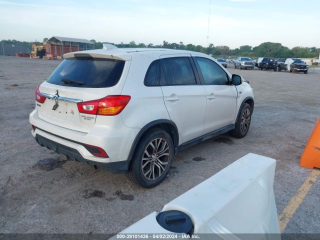 2018 MITSUBISHI OUTLANDER SPORT JA4AP3AU2JU023447 Photo 3