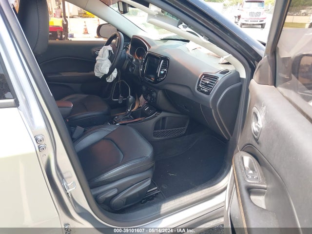 3C4NJCCB9KT699183 Jeep Compass Limited Fwd