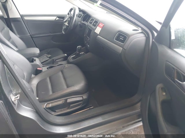 3VWDB7AJ4HM231985 Volkswagen Jetta 1.4t Se