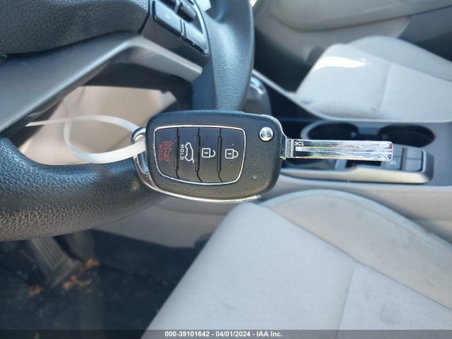 Hyundai TUCSON SE 2017 KM8J23A40HU354702 Image 11
