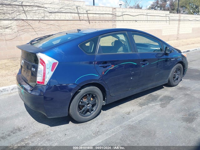 Toyota Prius Two 2014 JTDKN3DU0E1772153 Image 4